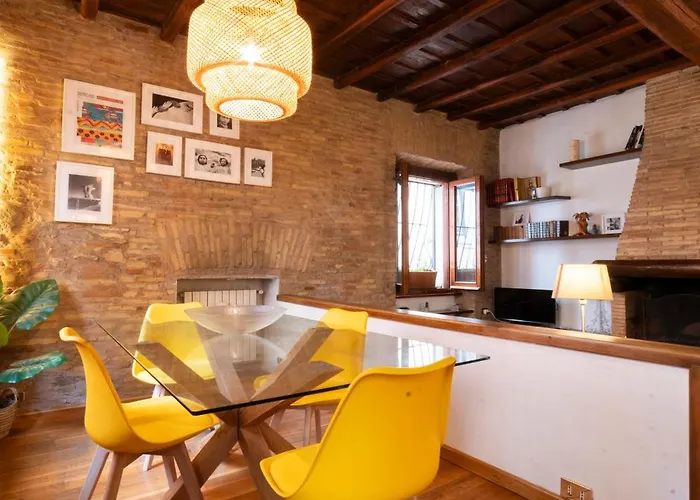 Pantheon Private Apartment