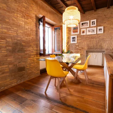 Pantheon Private Lejlighed