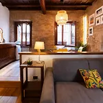 Pantheon Private Appartement